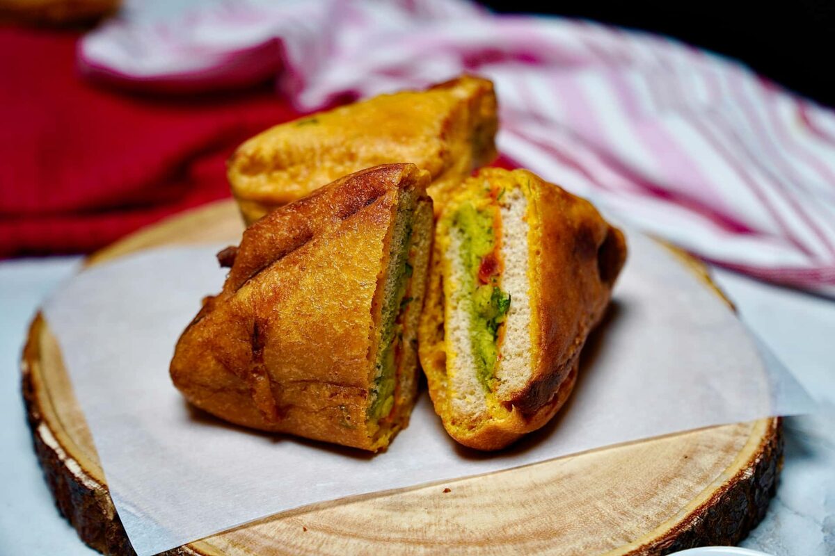 Crispy Bread Pakora half sliced and plated